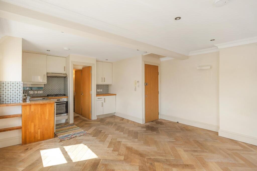 Apartment in London - View 3