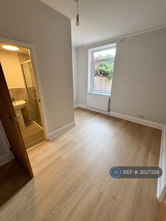 House in Northampton, Semilong - More