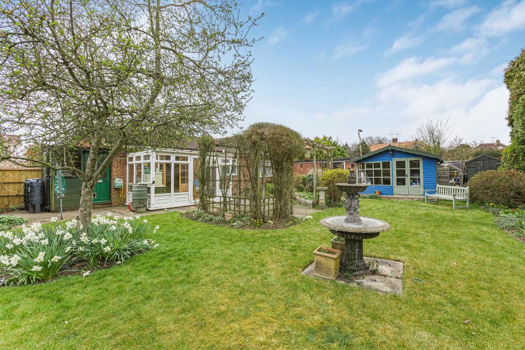 Oakmere Close, Potters Bar, EN6 photo 3