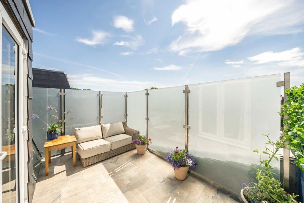 Apartment in London - More