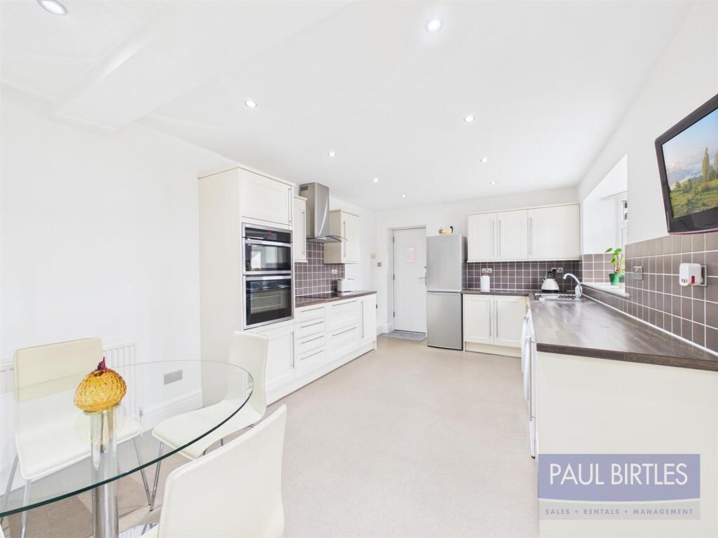 Tintern Avenue, Flixton, Trafford, M41 6EJ - Widok 6