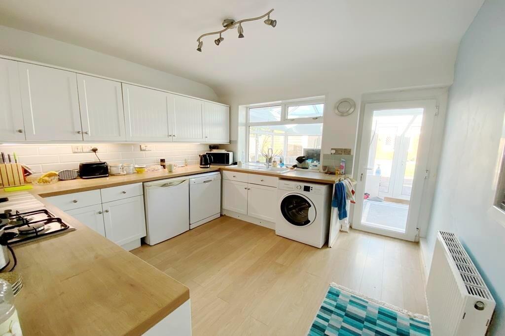 Edifred Road, Bournemouth, Dorset photo 4
