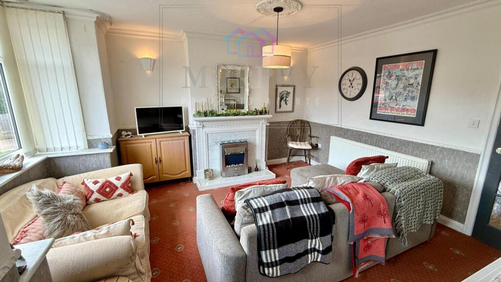 House in Wakefield, Chequerfield - View 4