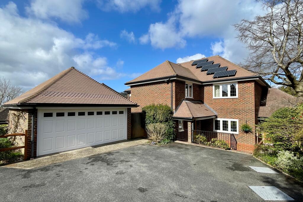Main image of property: Hethersett Close, Reigate, RH2