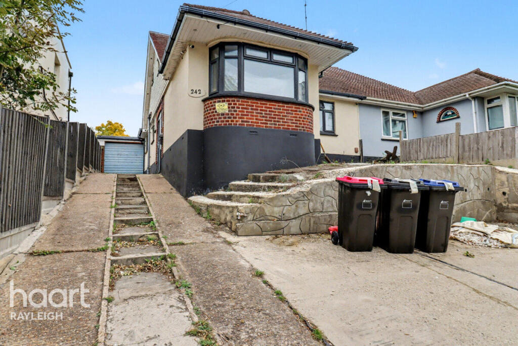 4-bed semi-detached on Rayleigh Road, Leigh-On-Sea, £450,000