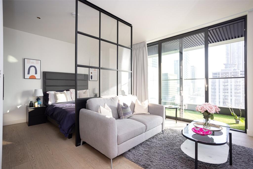 Main image of property: Wards Place, Canary Wharf, E14