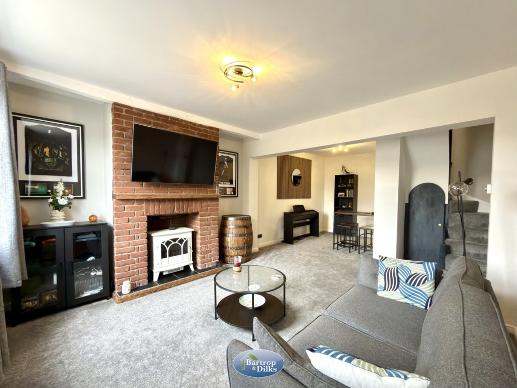Shireoaks Row, Shireoaks, Worksop, S81 photo 3