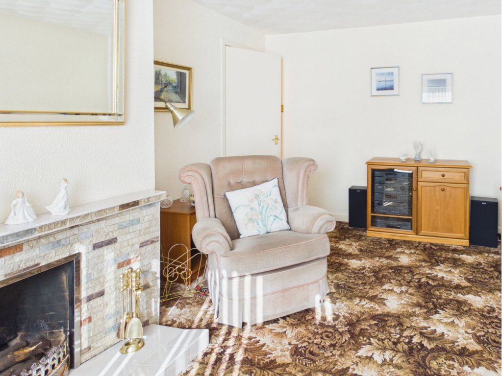 House in Edinburgh, West Lothian - More