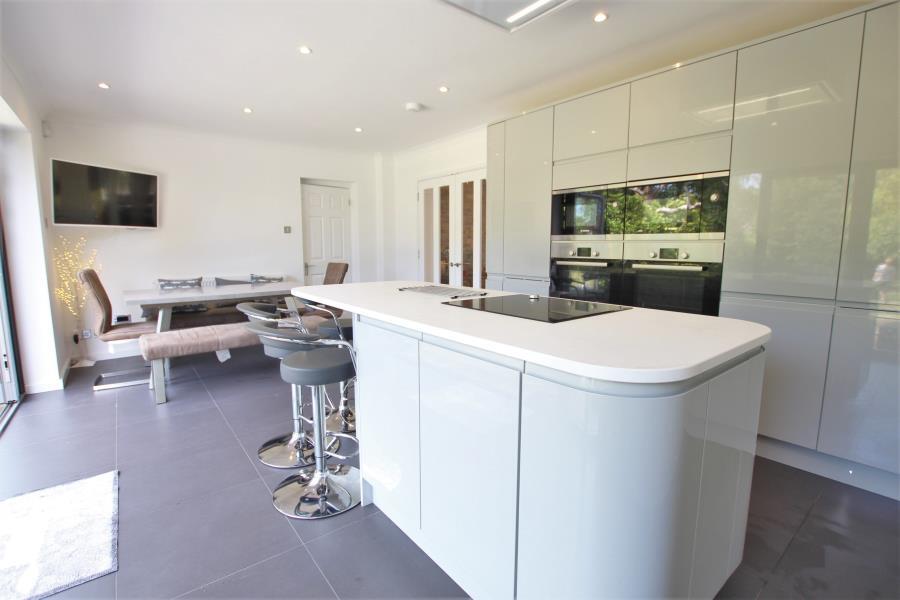 House in Guildford - View 4