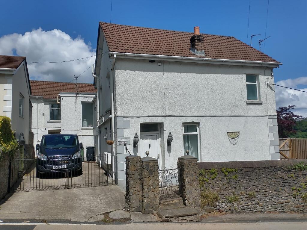 Sunnybank House, Sunnybank Road, Blackwood, Caerphilly County Borough photo 2