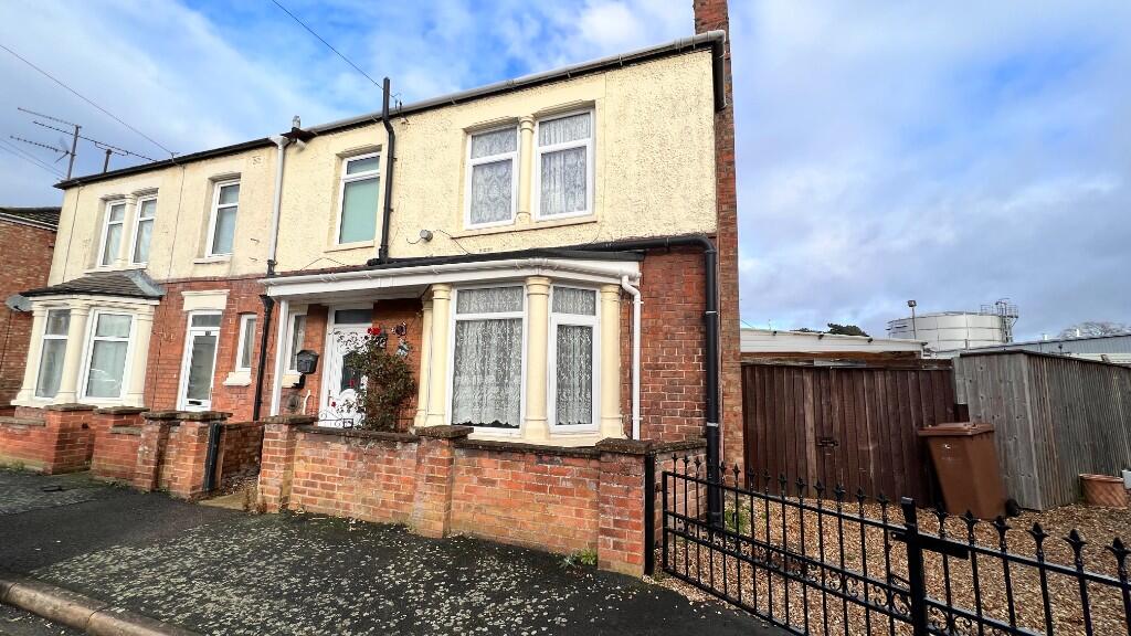 3-bed semi-detached on Oakroyd Crescent, Wisbech, Cambridgeshire, PE13, £155,000