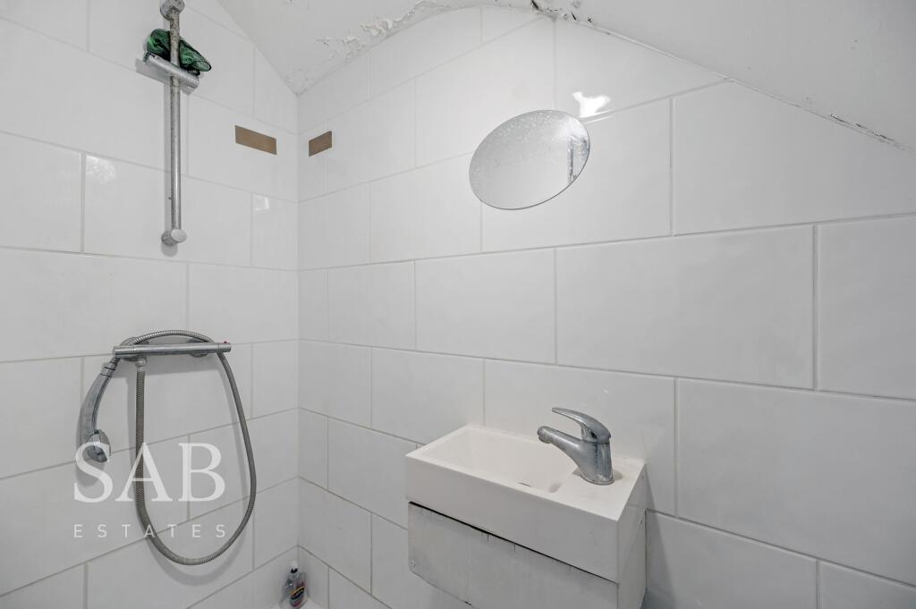 Allenby Road, Southall, UB1 - View 4