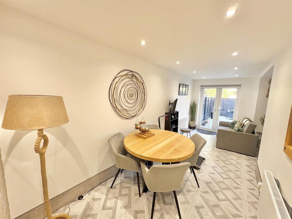 House in Warrington, Lowton - More