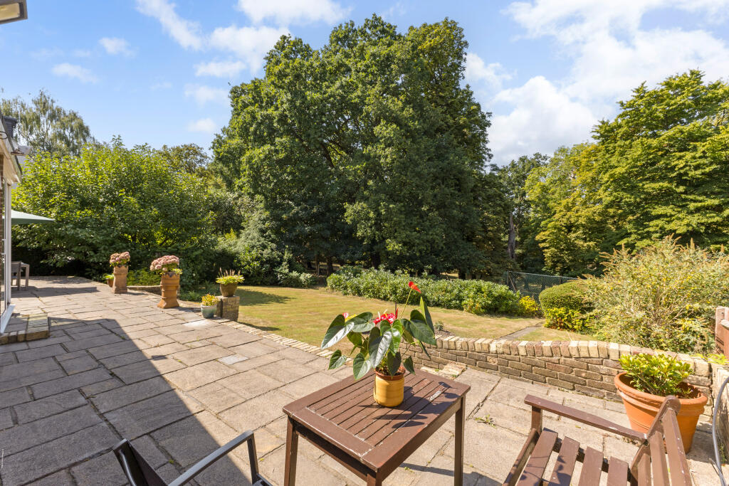 Fallowfield, Stanmore, HA7 photo 2