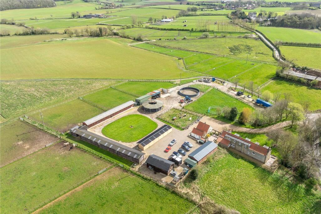Hanging Hill Farm, Kennythorpe, Malton, North Yorkshire, YO17 photo 2