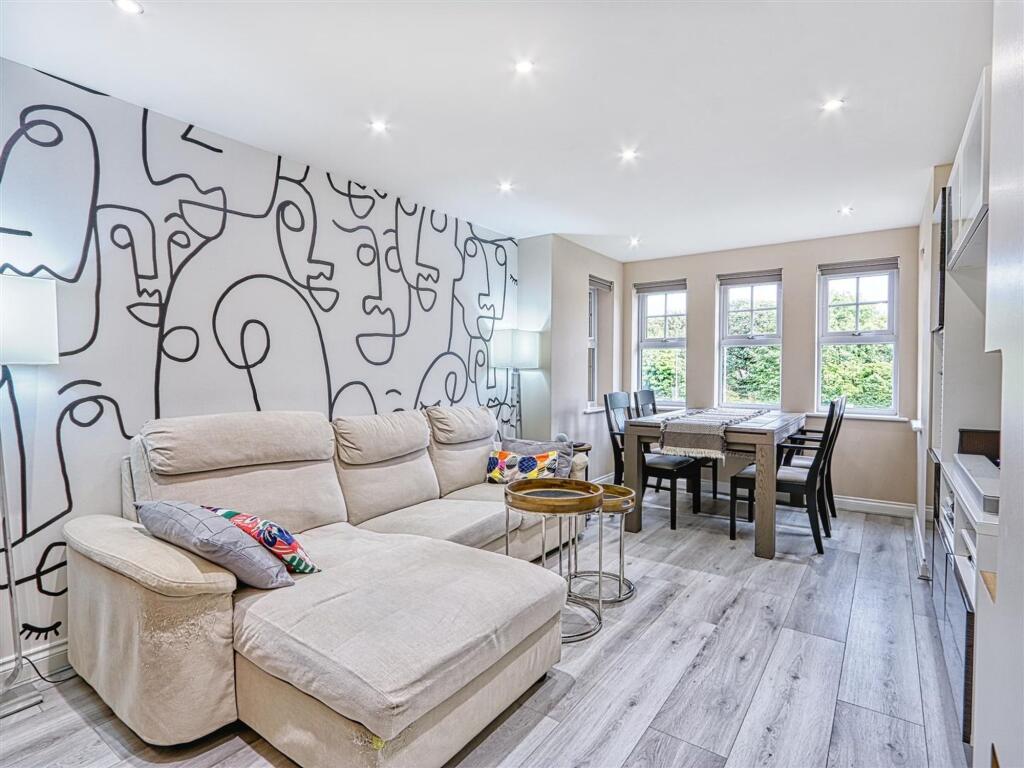 Main image of property: 29, Linacre House, Archdale Close, Chesterfield, S40 2GE