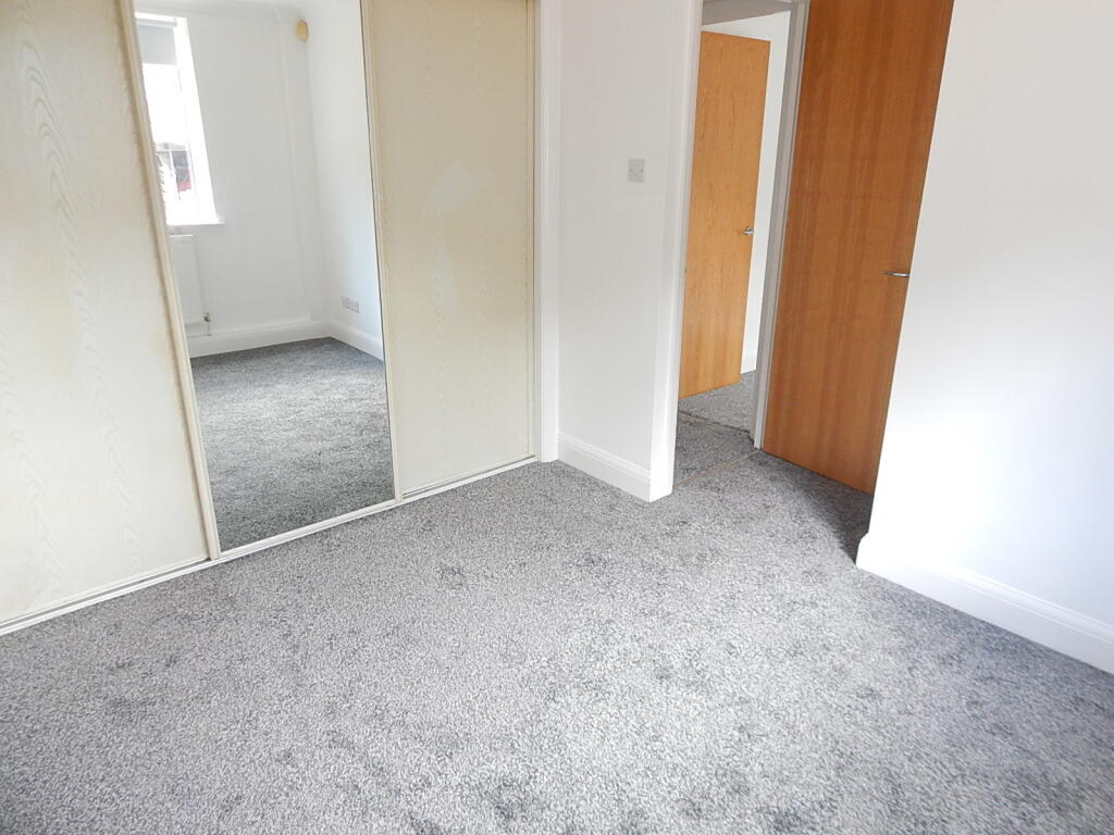 Apartment in Rochester - More