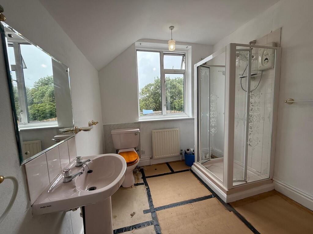 House in Mansfield, Meden Vale, Warsop - More