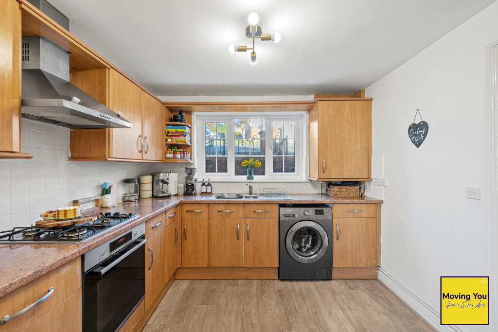 House in Pontardawe, Neath Port Talbot - More