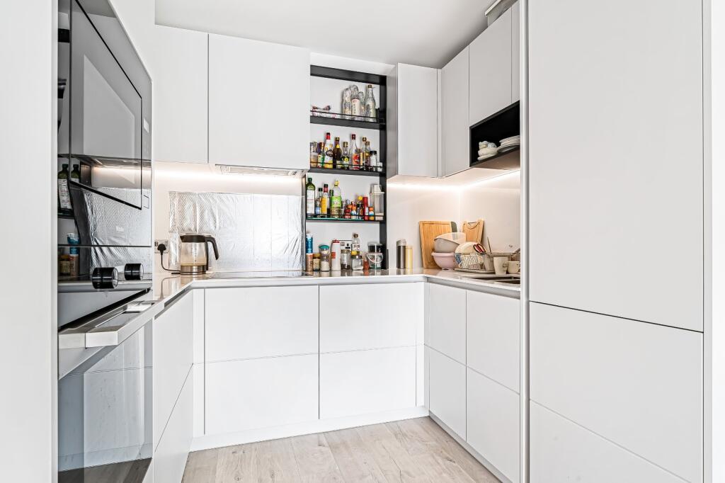 Apartment in London - View 3