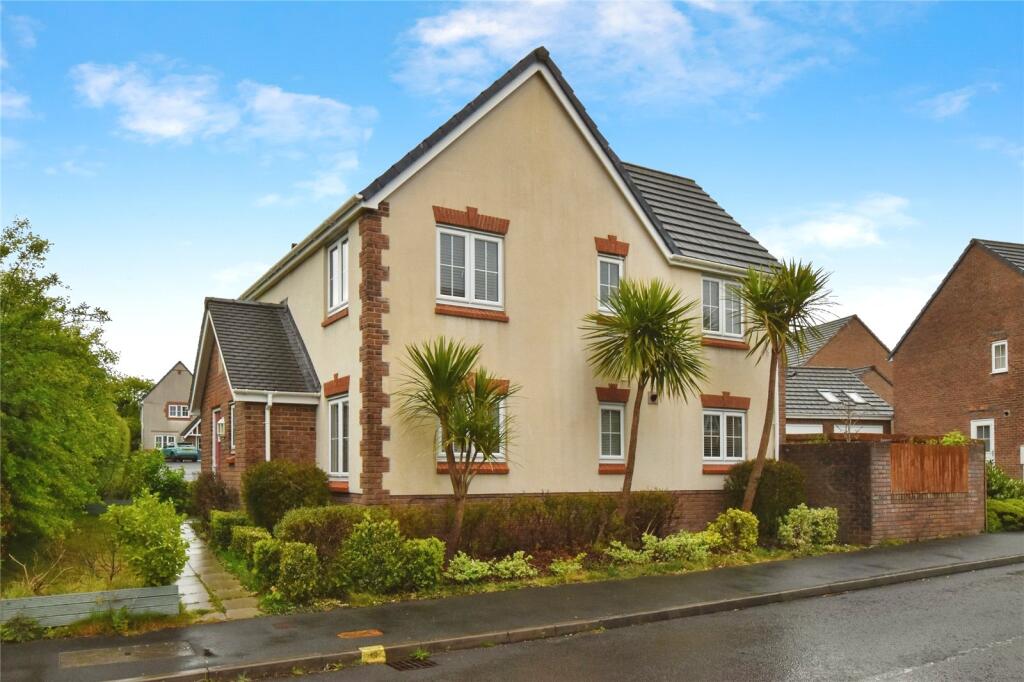 4-bed detached on Bryn Uchaf, Bryn, Llanelli, Carmarthenshire, SA14, £320,000
