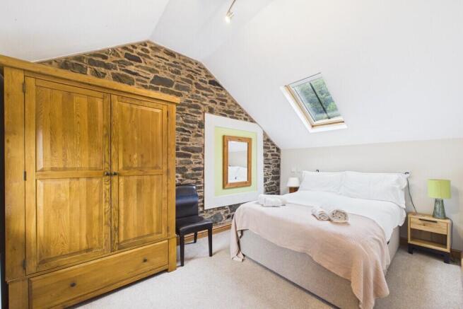 Cloisters Bedroom...