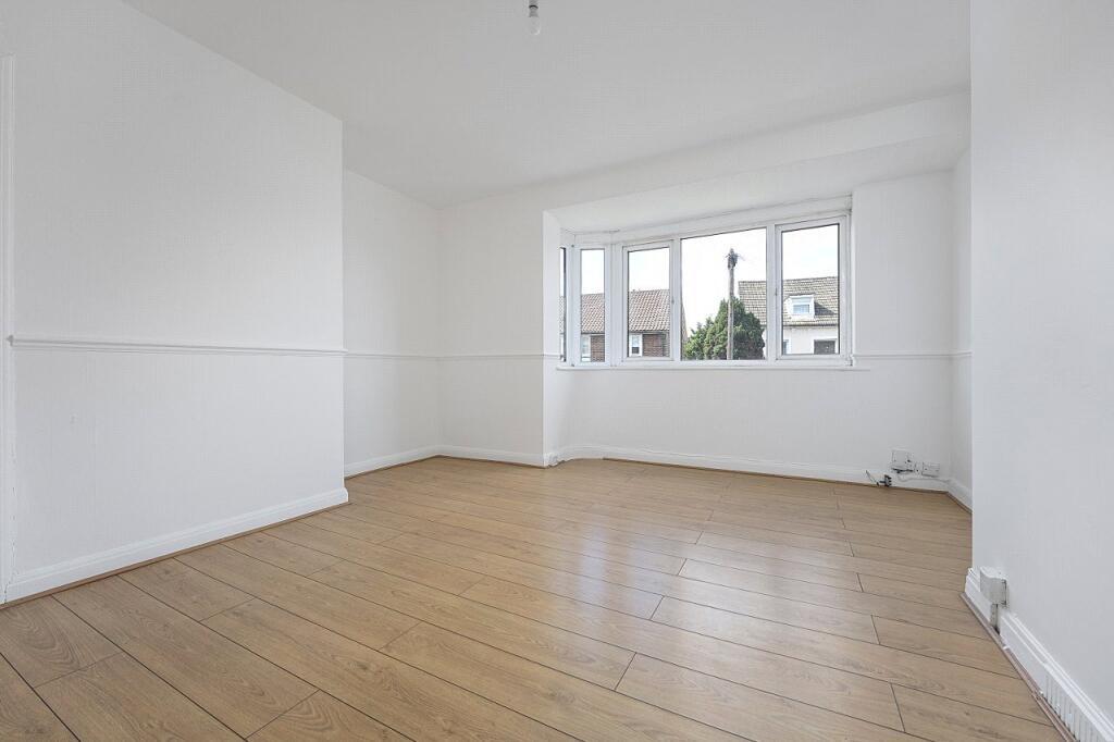 Apartment in Sutton - More