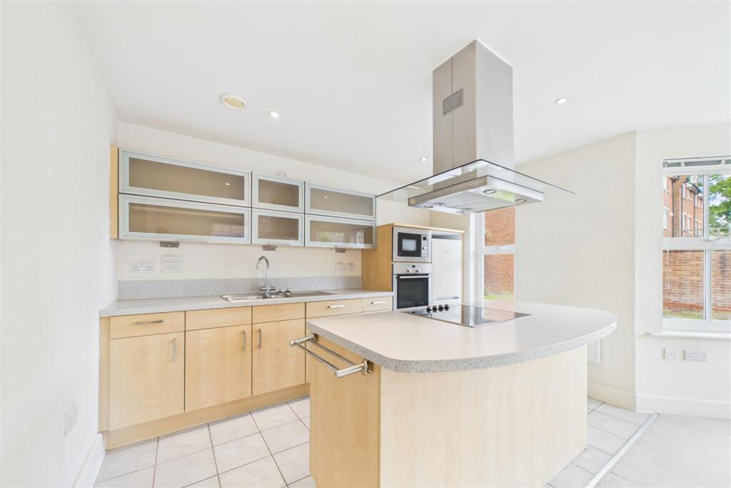 Apartment in Chichester, St James's - View 3