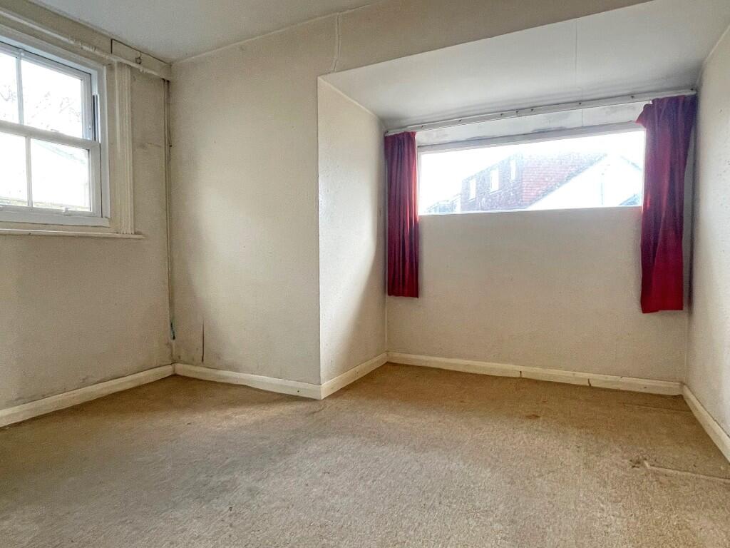 House in Brighton, Round Hill - More