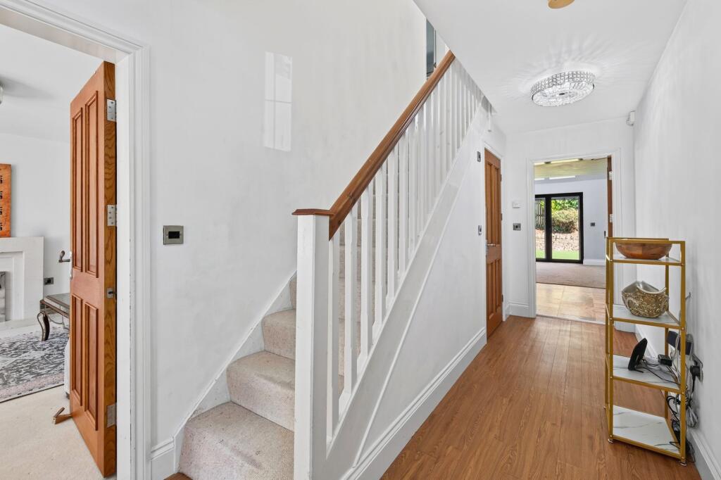 House in Huddersfield - View 5