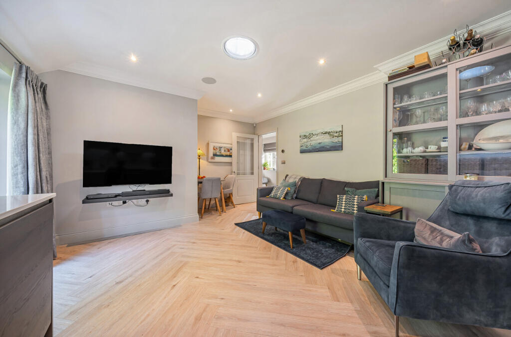 Heathfield Road, Keston, Kent, BR2 photo 3