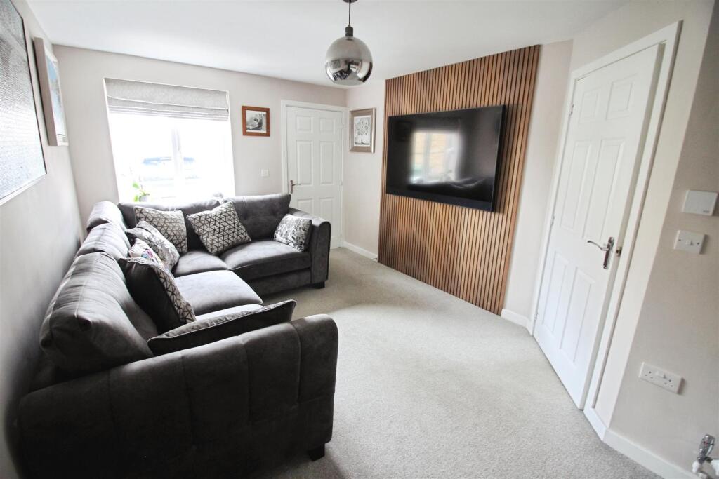 House in Leeds, Manor Grange, Micklefield - View 3
