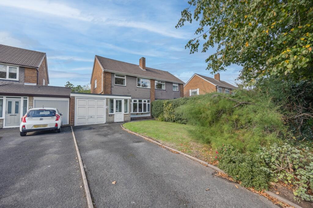 3-bed semi-detached on Broad Lane North, Willenhall, £240,000