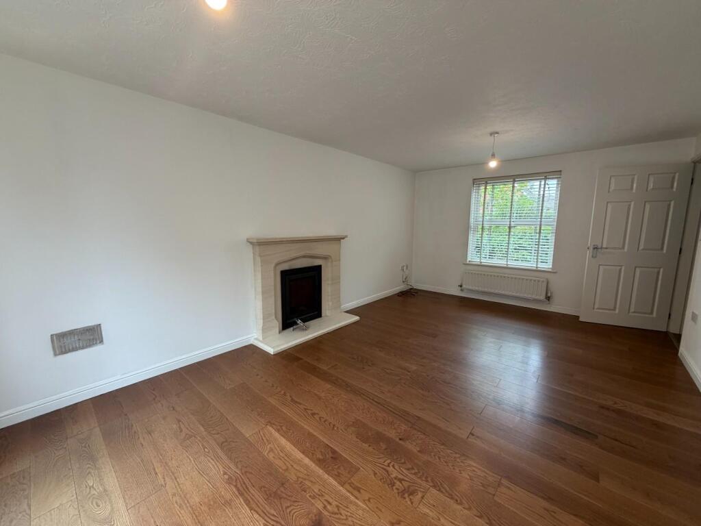 House in Northampton, Grange Park - View 5
