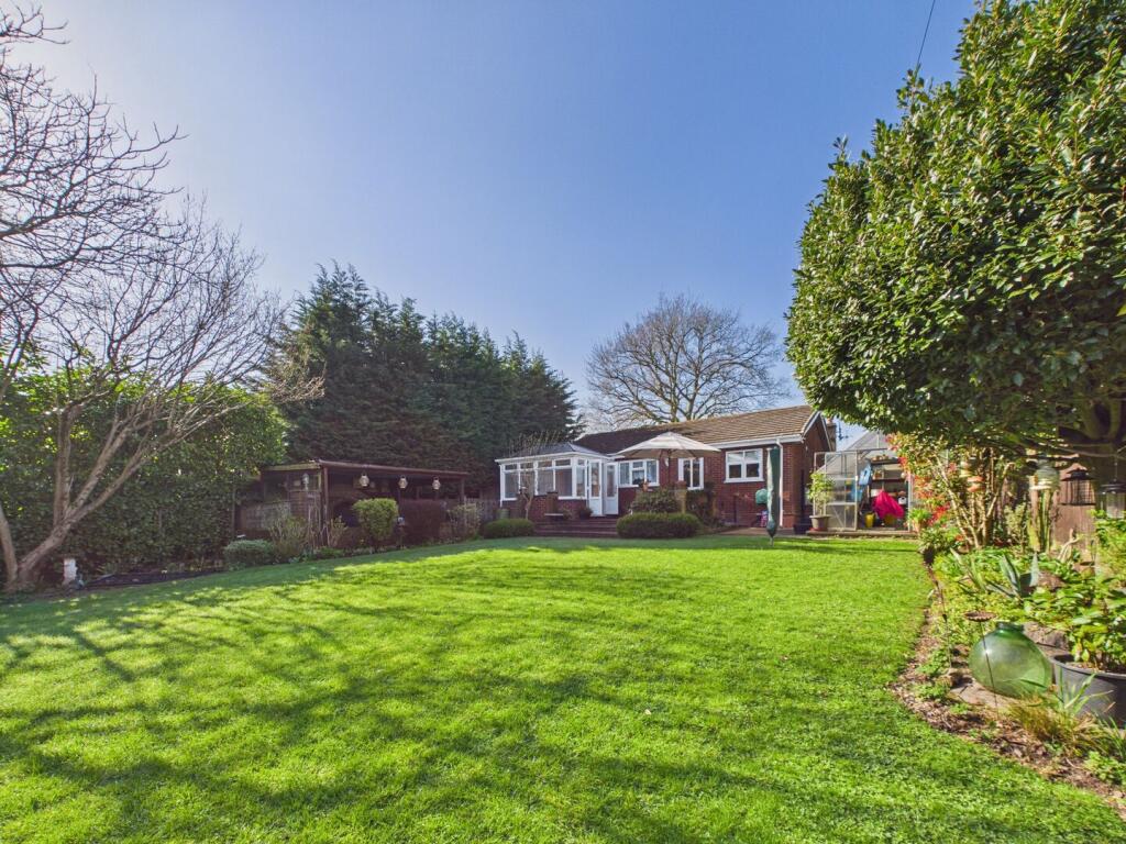 33, Elizabeth Avenue, Bridgnorth photo 2
