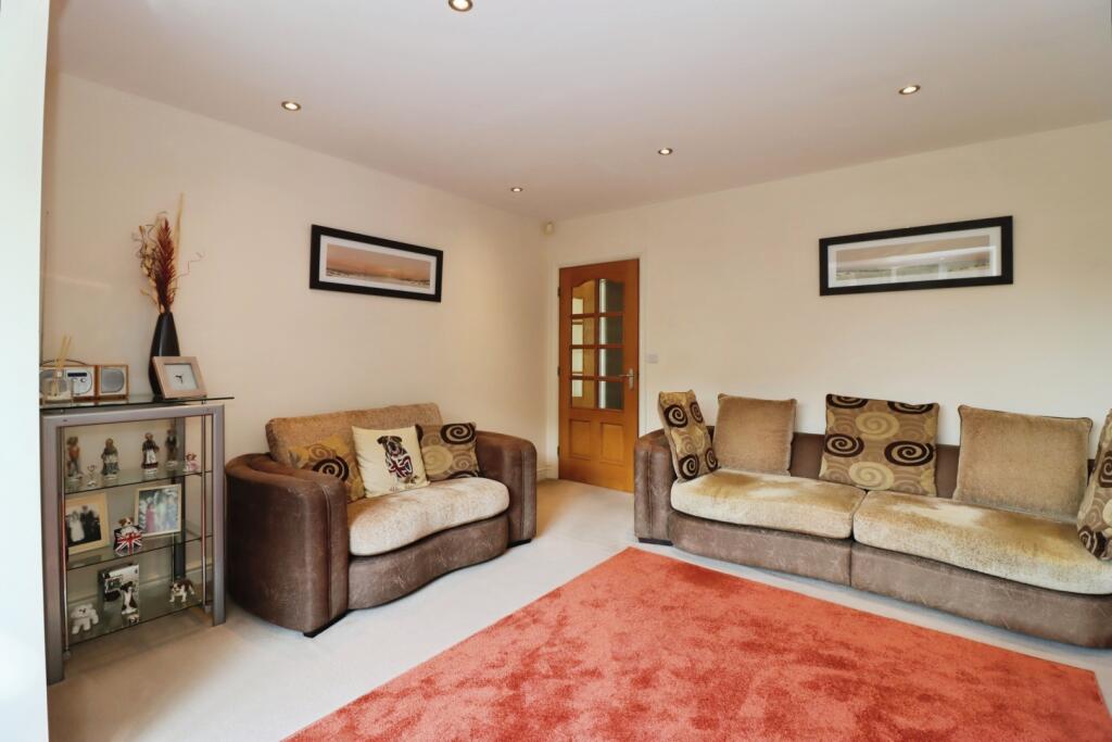 House in Chesterfield, Brimington - View 3