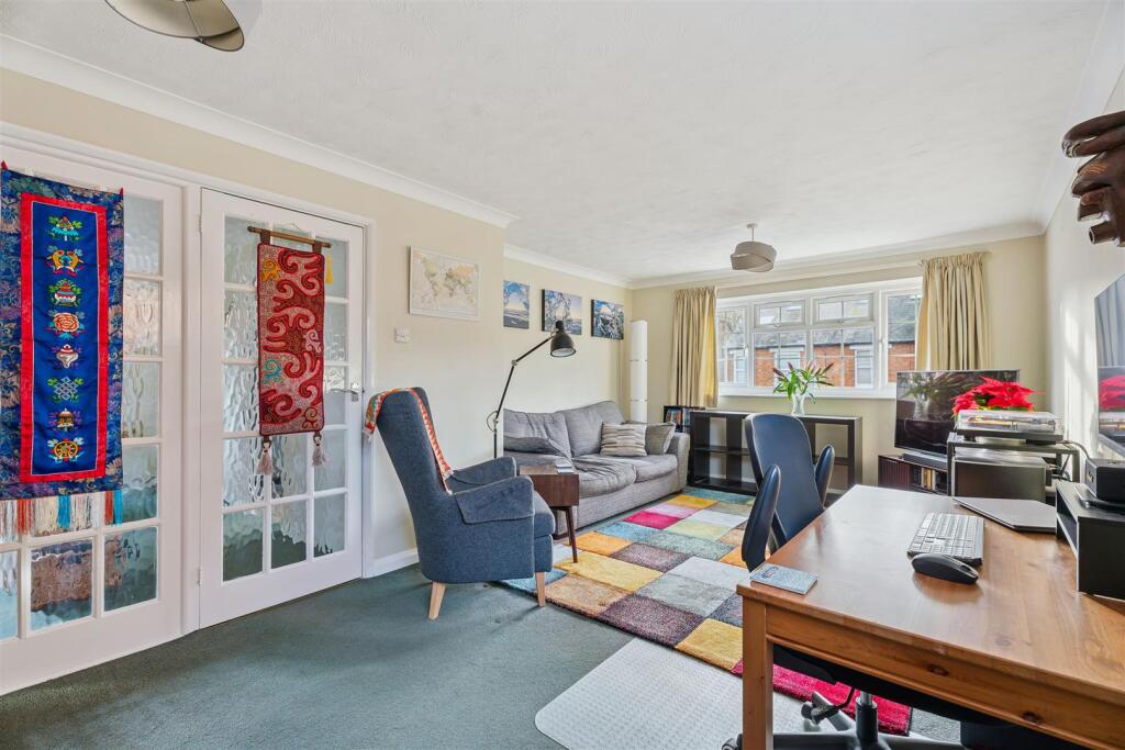 Rothschild Road, Wing, Buckinghamshire photo 3