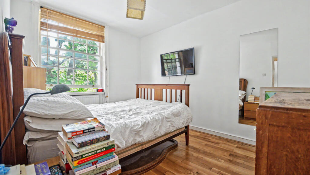 House in London, Kentish Town - More
