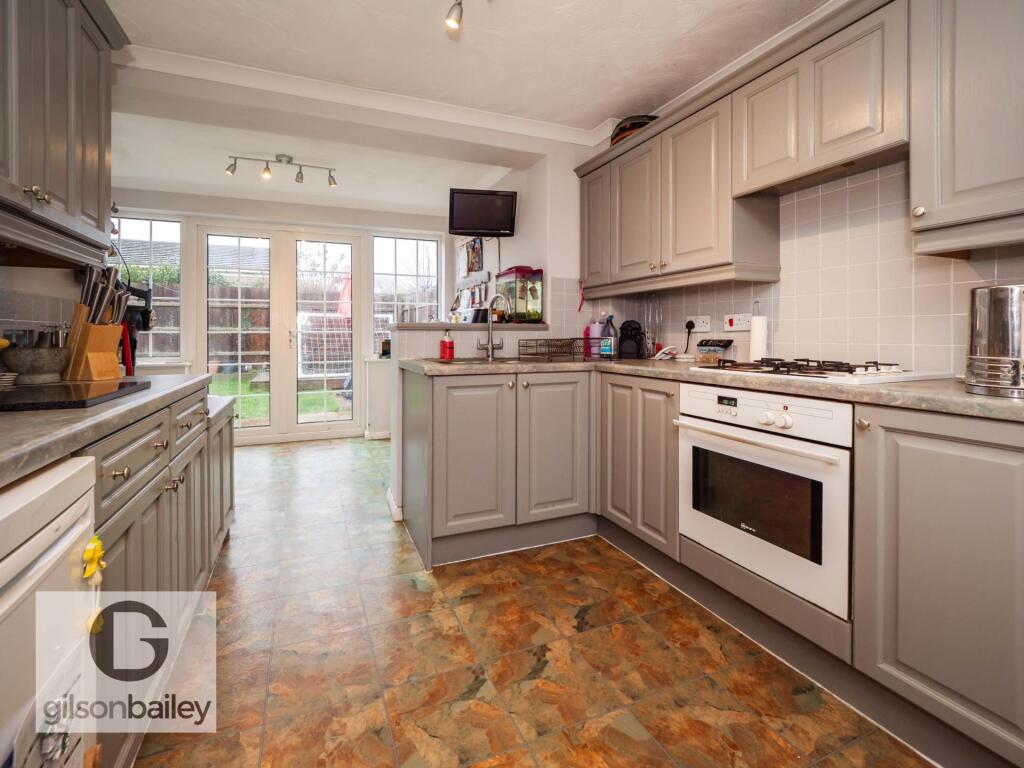 Lackford Close, Brundall photo 3