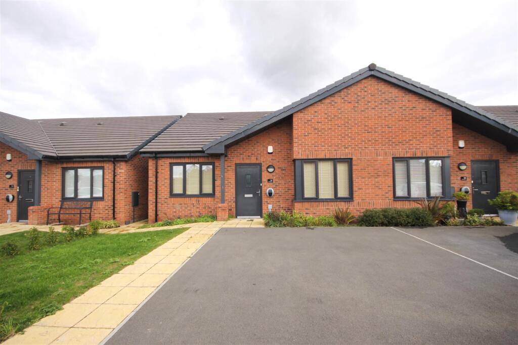 2-bed semi-detached on Earls Gardens, Burscough, £299,950