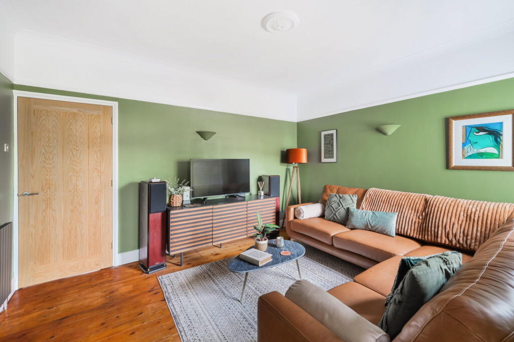 House in Reigate and Banstead, Surrey - View 5