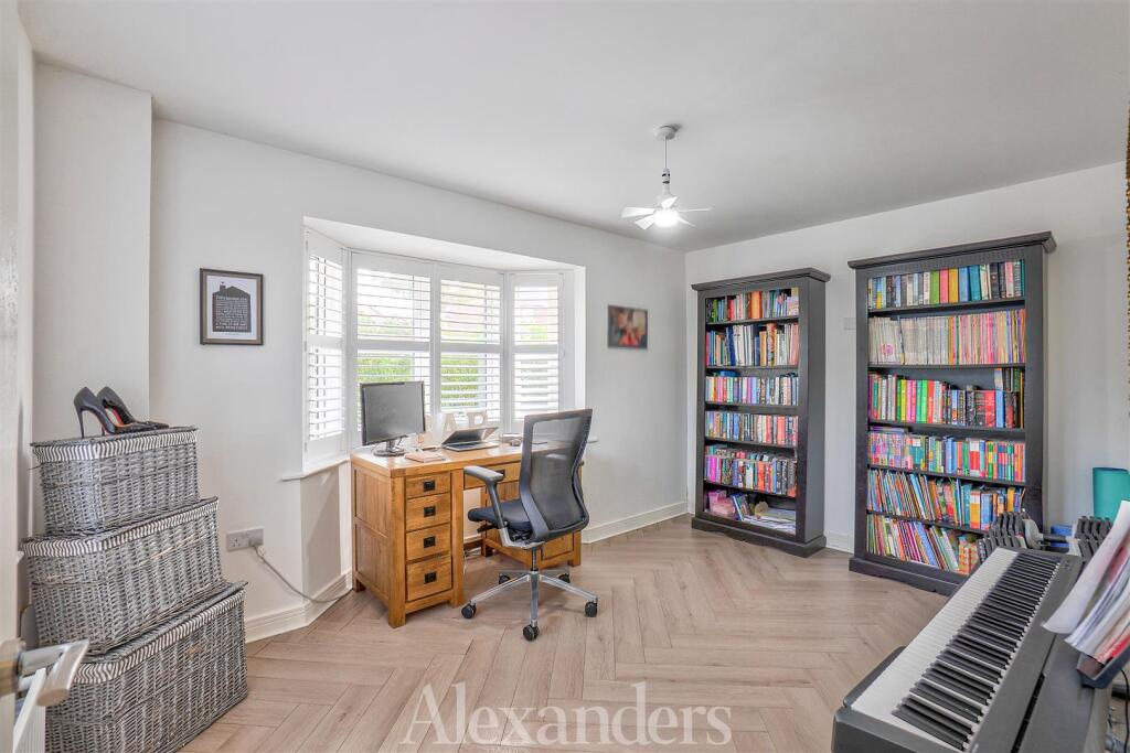 Dickinson Close, Ashby-De-La-Zouch photo 4