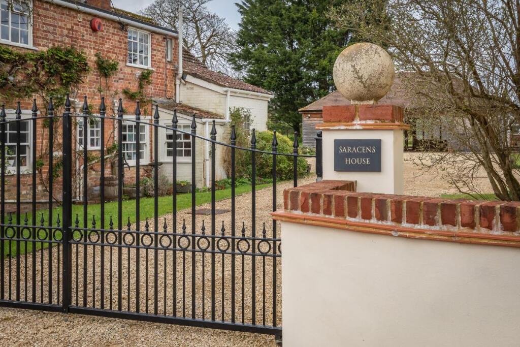 Additional image 20 of Corton