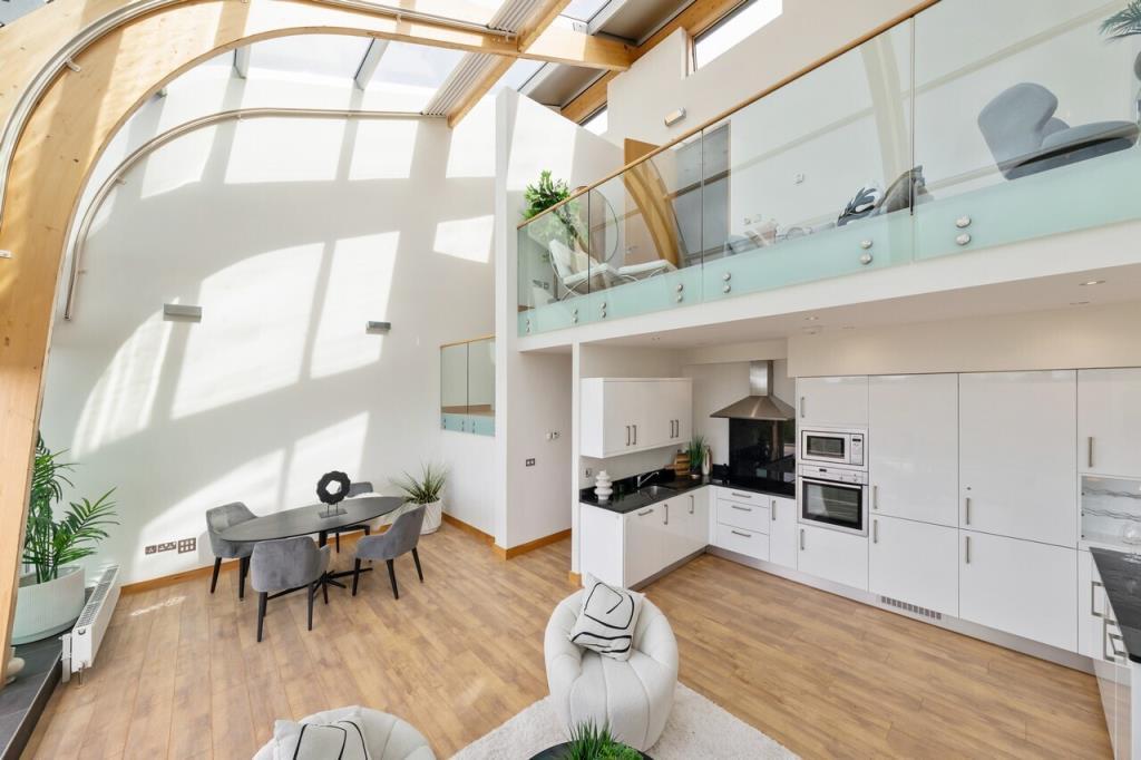 Main image of property: 225 The Links, Elmpark Green, Merrion, Dublin 4, D04 XN90