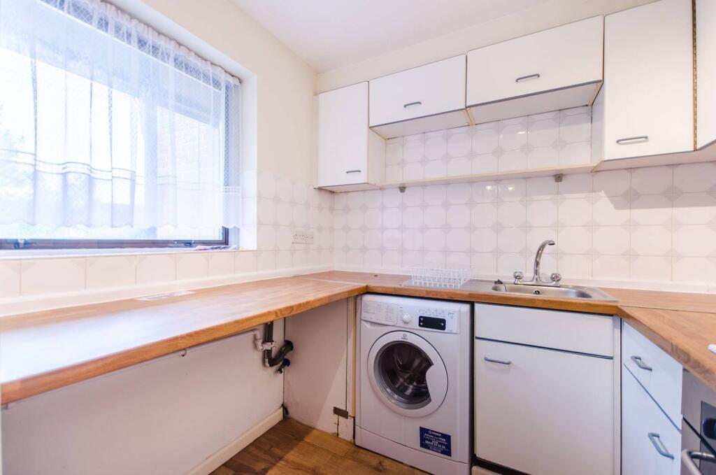 Main image of property: Horseshoe Close, Docklands, London, E14