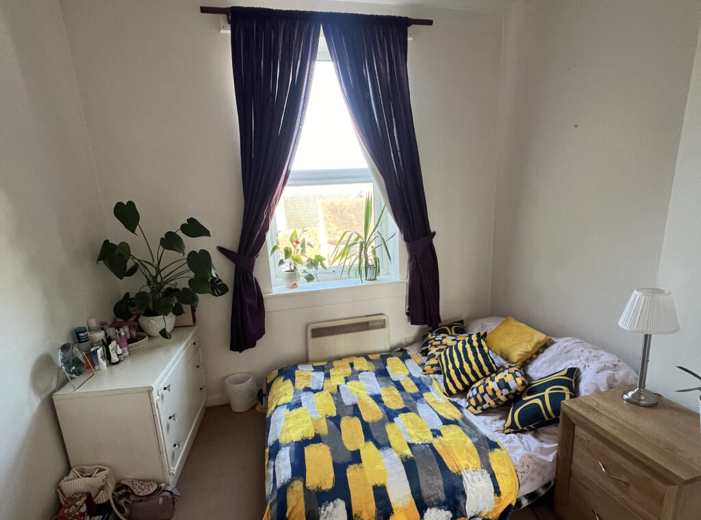 195 Lynchford Road, Farnborough, Hampshire, GU14 photo 4