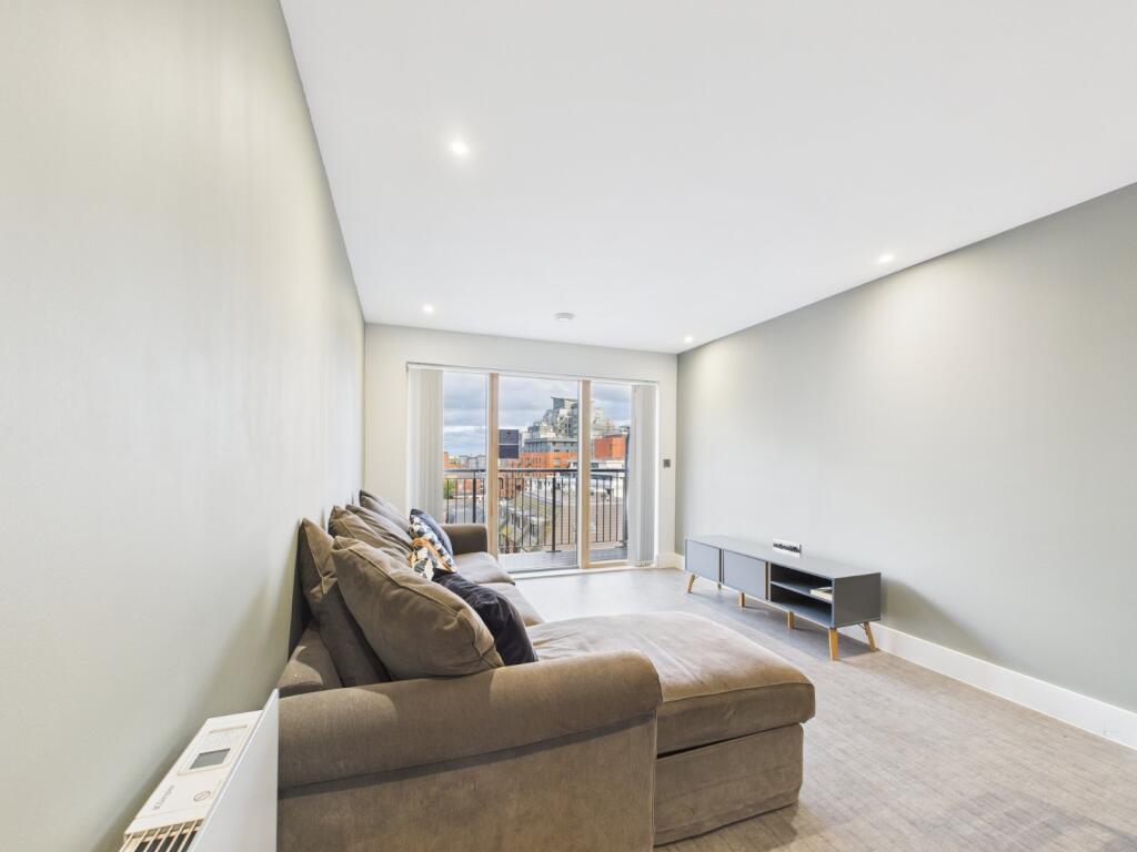 Apartment in Slough - View 2