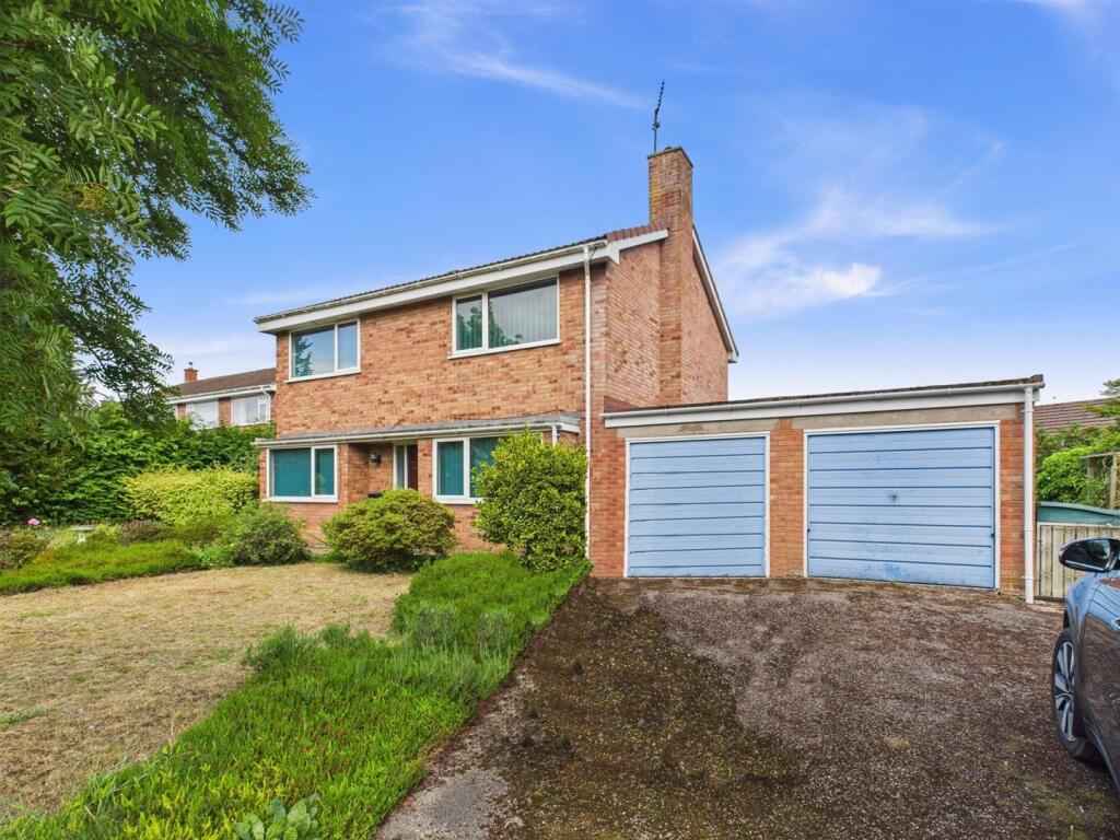 Main image of property: Celyn Close, Guilsfield, Welshpool