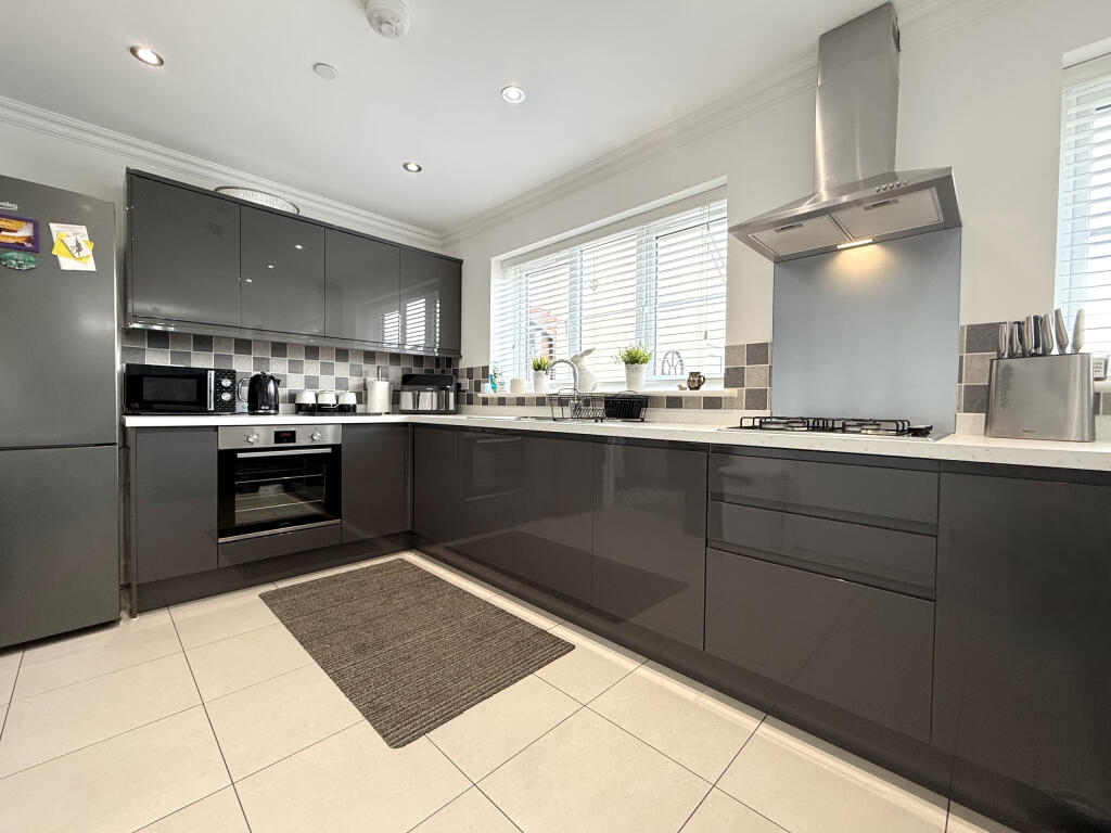 House in Aberdare, Cwm Heulwen Development, Aberaman North - View 5