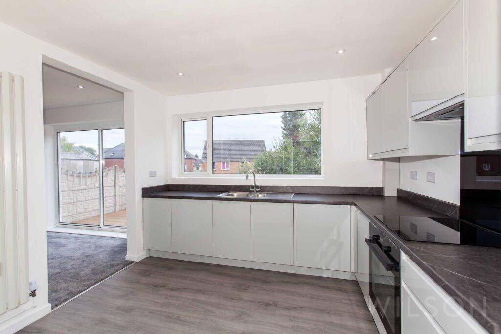 House in Bolsover, Old Bolsover - View 4